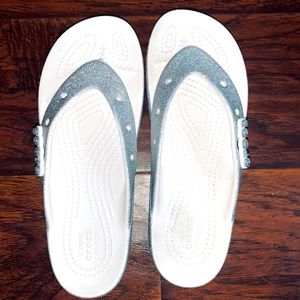 Crocs womens flip flops sz 7